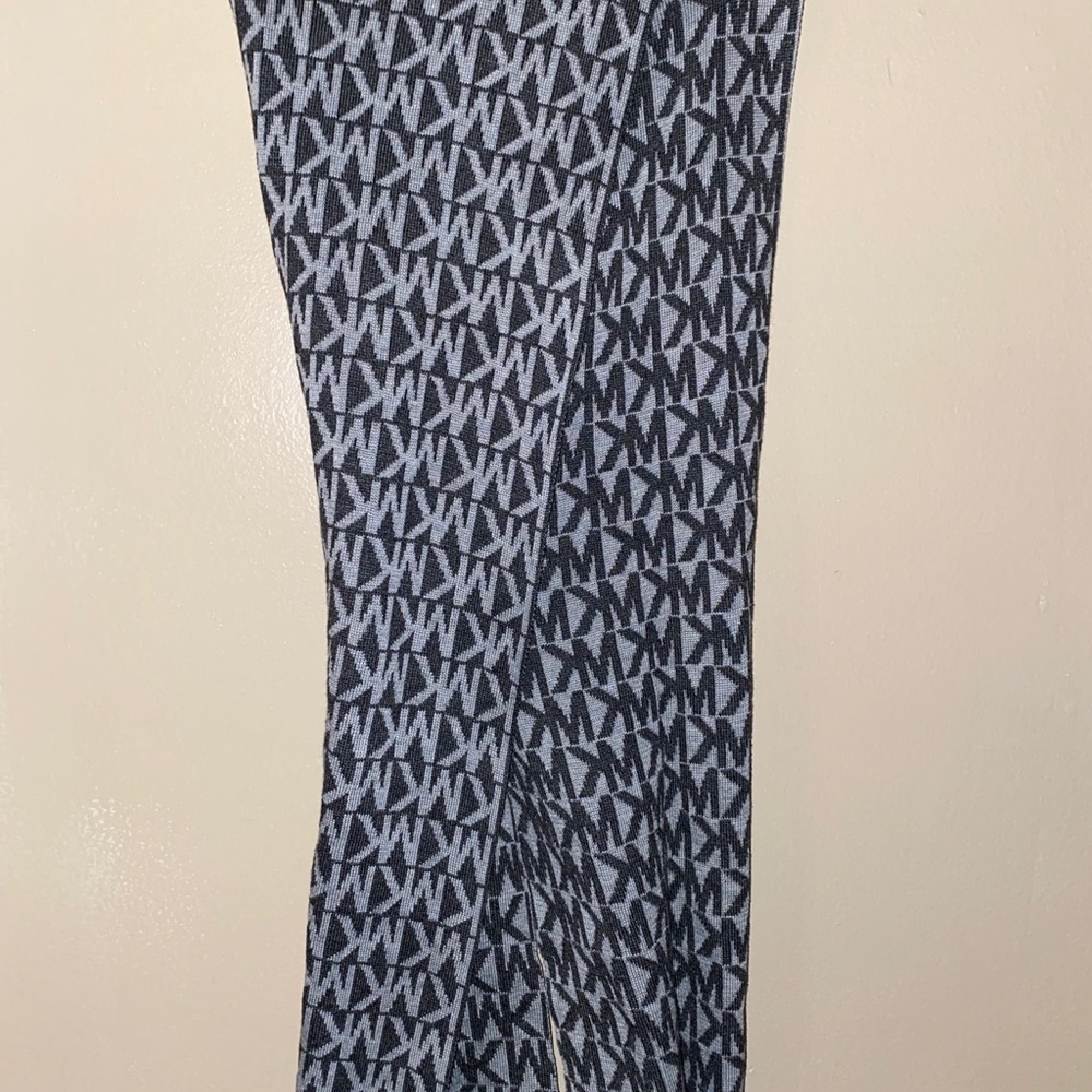 Scarf - Picture 2 of 3